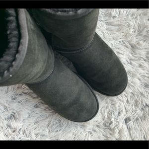 Black uggs